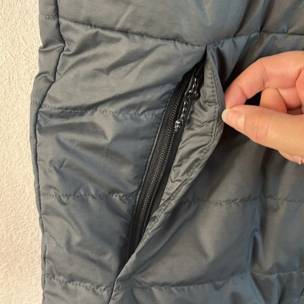 The North Face Men's Bombay Dark Grey Zip Lightweight Puffer Vest Sz S